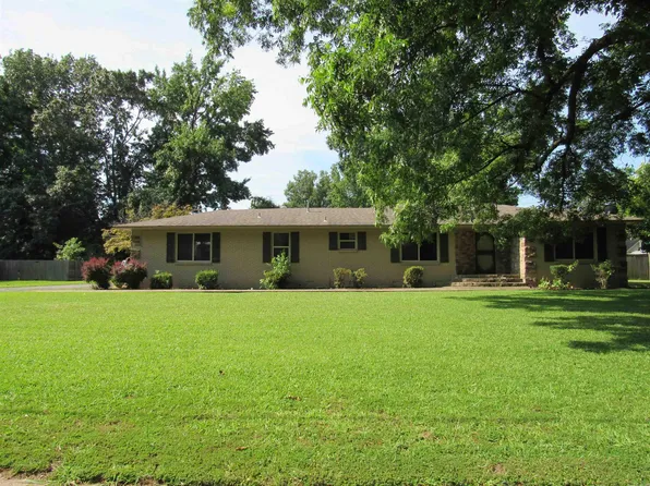 201 W Palm St, Lonoke, AR 72086