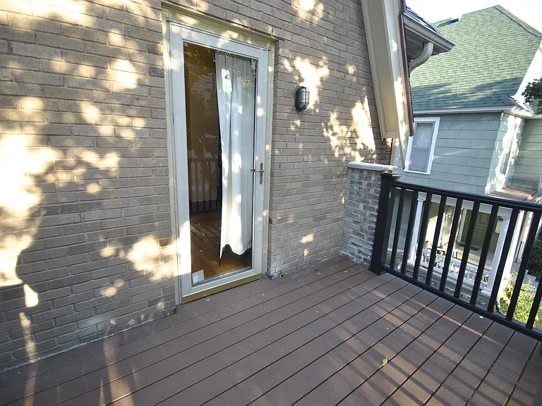 414 S. Division — Photo 12
