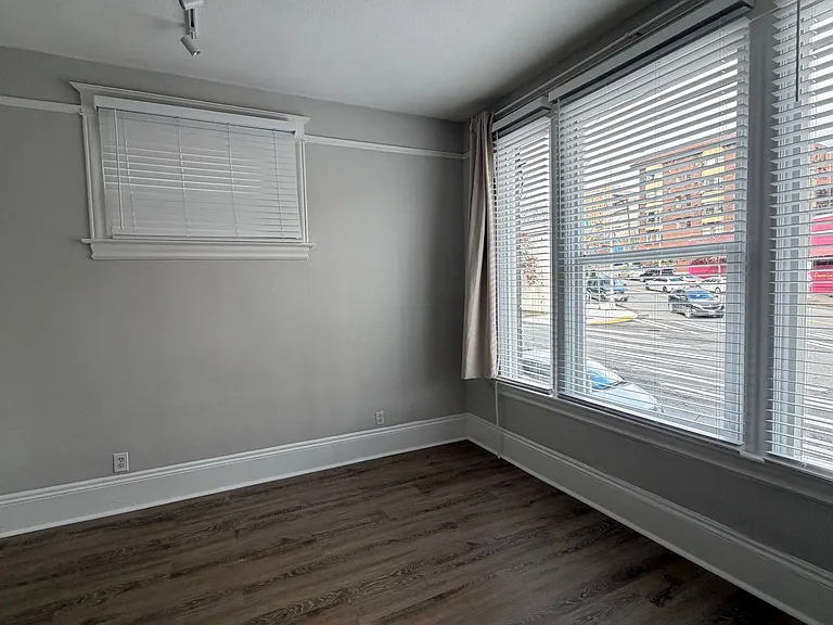 The Lauren Renee Apartments — Photo 6
