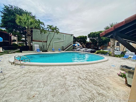 3rd image of 10756 N Kendall Dr #J-8