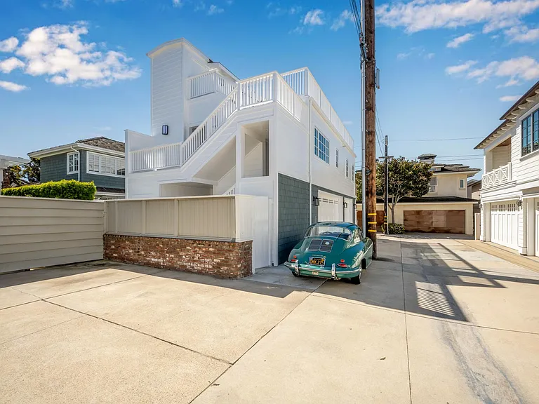 215 Poinsettia Ave #1/2 — Photo 44