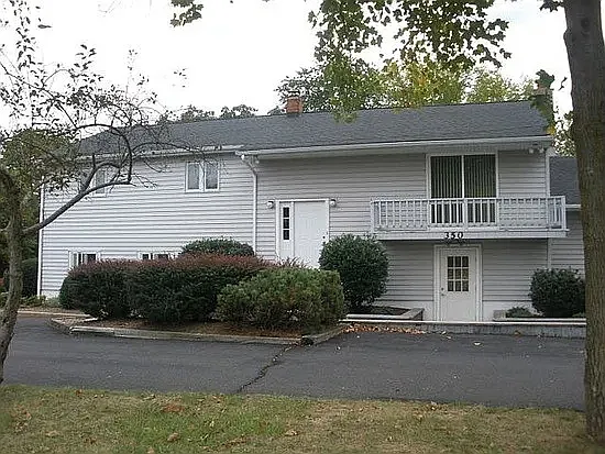 3 bed, 2.5 bath, 1950 sqft, $2,200 — Photo 1