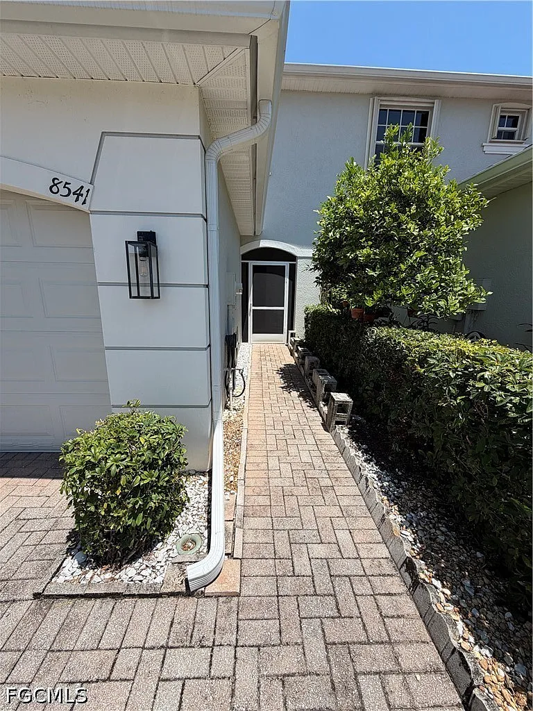 2 bed, 2.5 bath, 1143 sqft, $1,500 — Photo 2