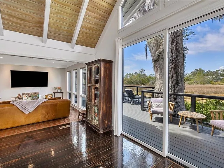 6201 Frederica Rd — Photo 32