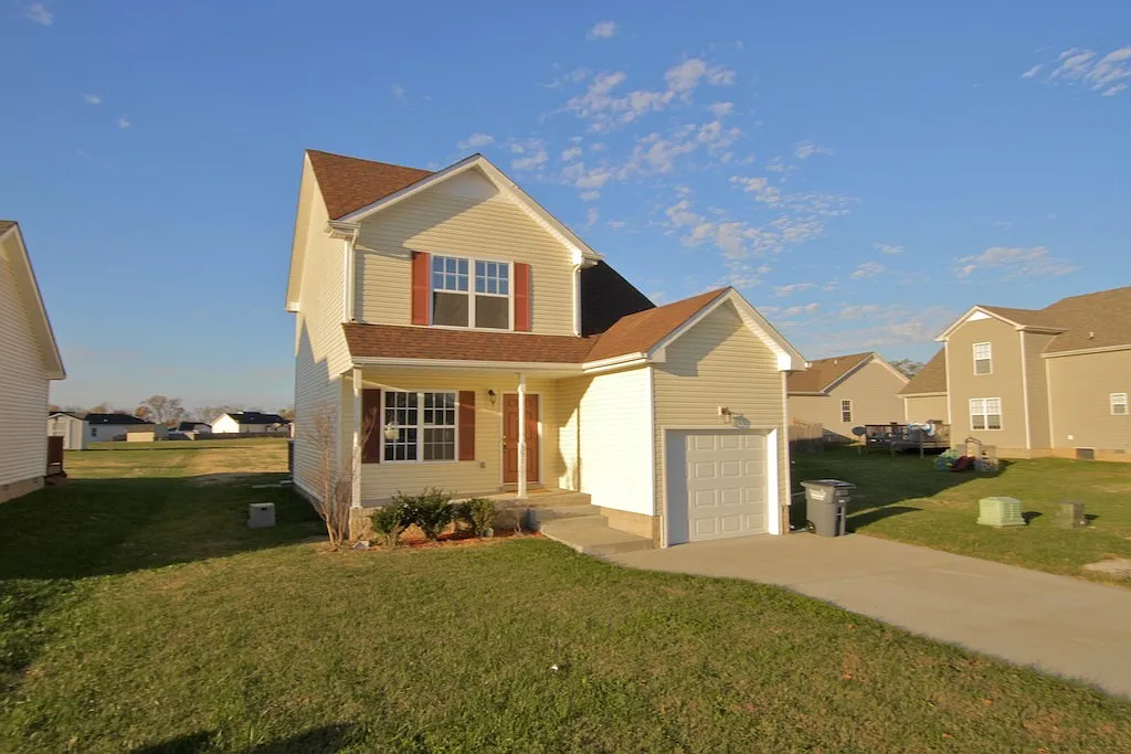 Building Photo - 551 Fox Trot Dr