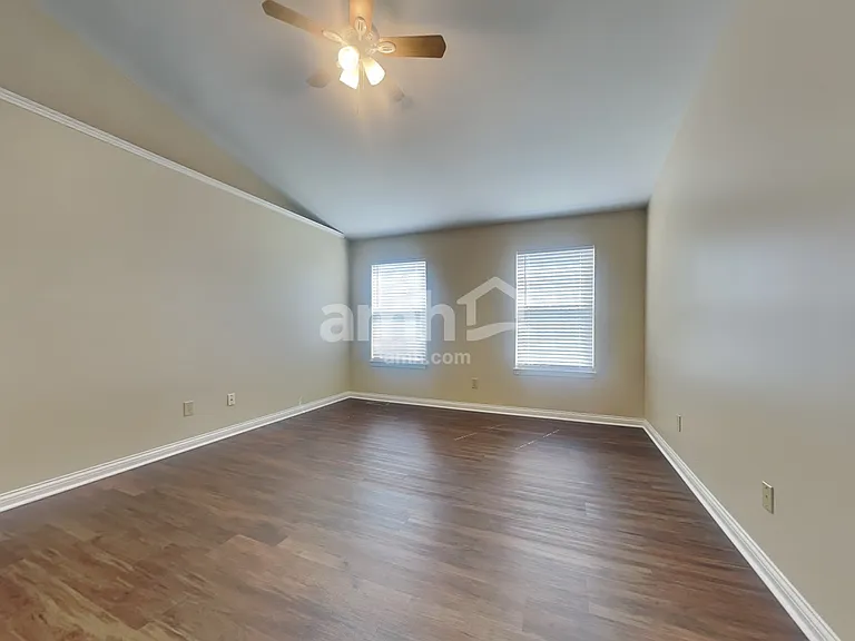 8420 Stratford Ct — Photo 12
