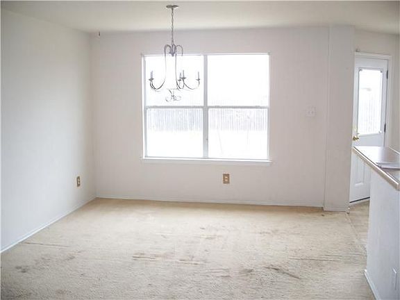 5th image of 312 Brown St