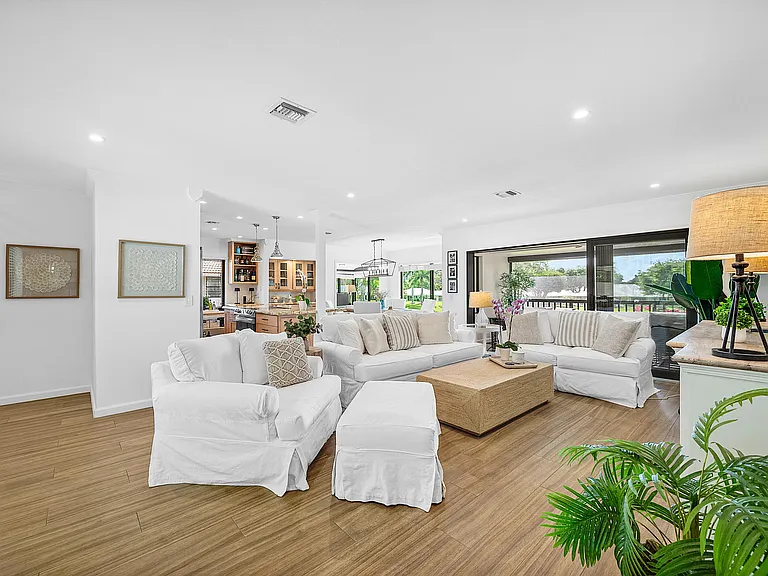 3660 Quail Ridge Dr N — Photo 15