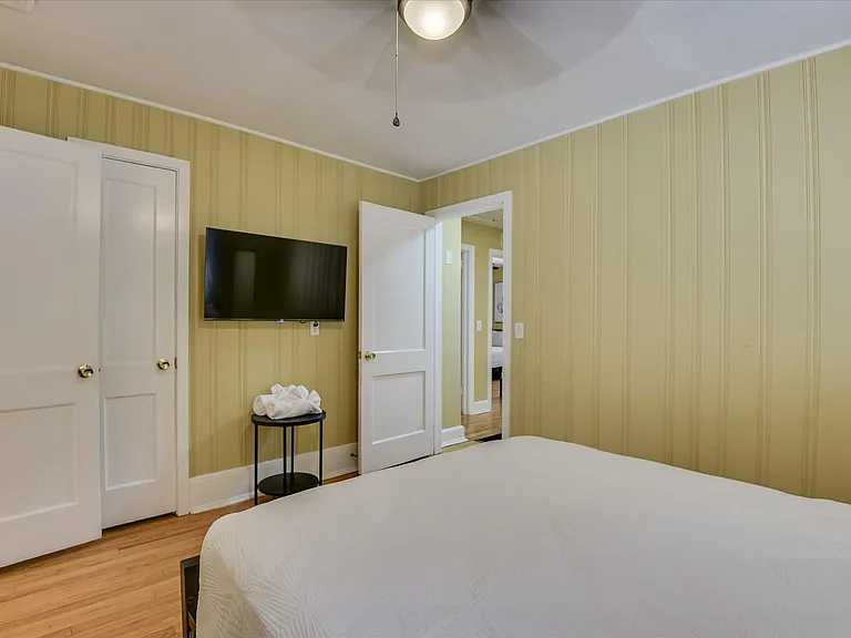1803 Heath St — Photo 30