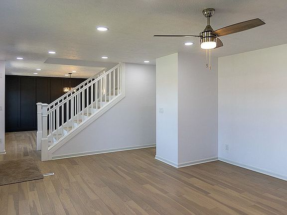 3rd image of 500 S 1st St