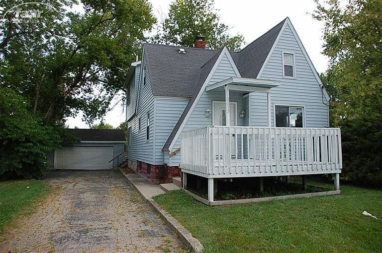 1st image of 2233 Russell St