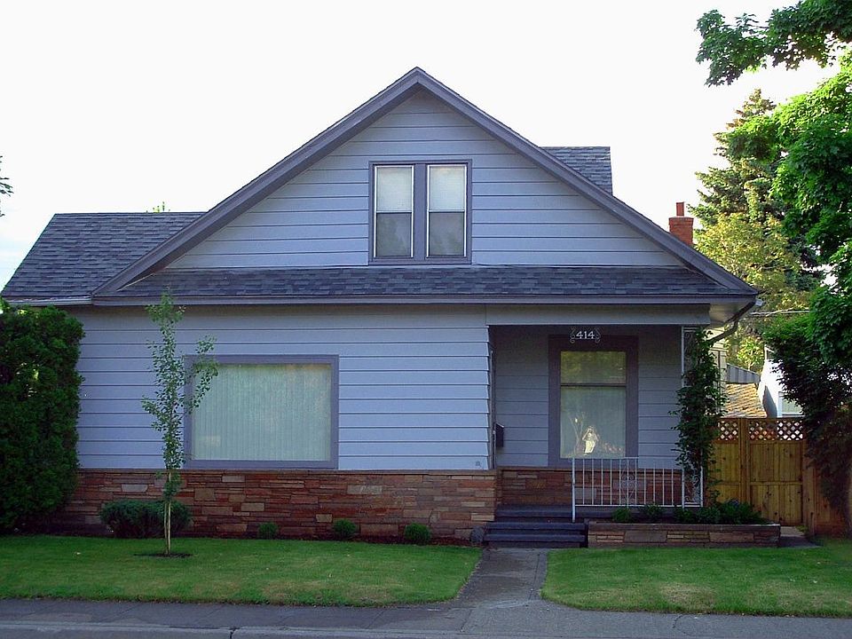 Front view of home