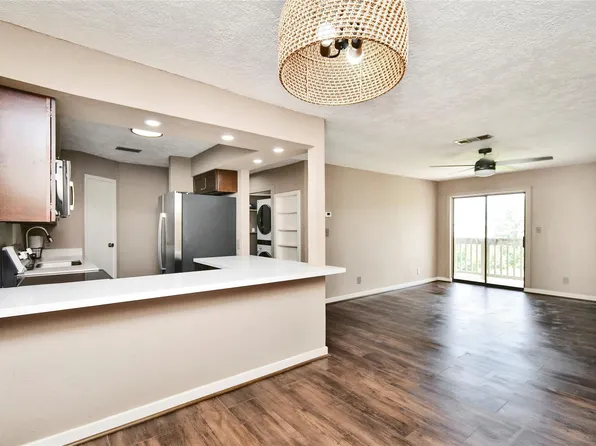 2501 Gulf Fwy APT 14A, Dickinson, TX 77539
