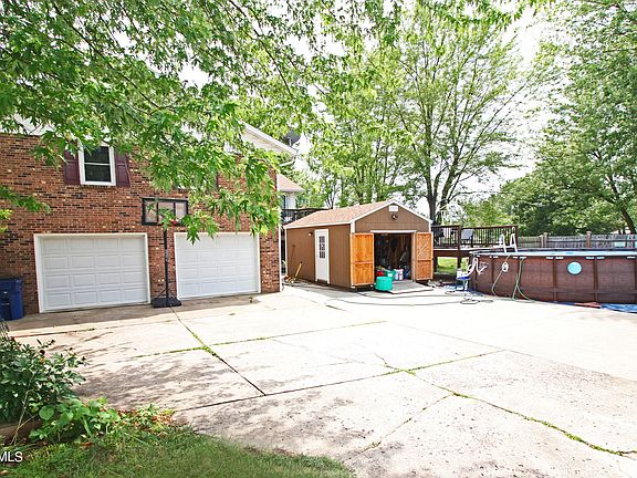 2nd image of 4441 Rainbow Cir