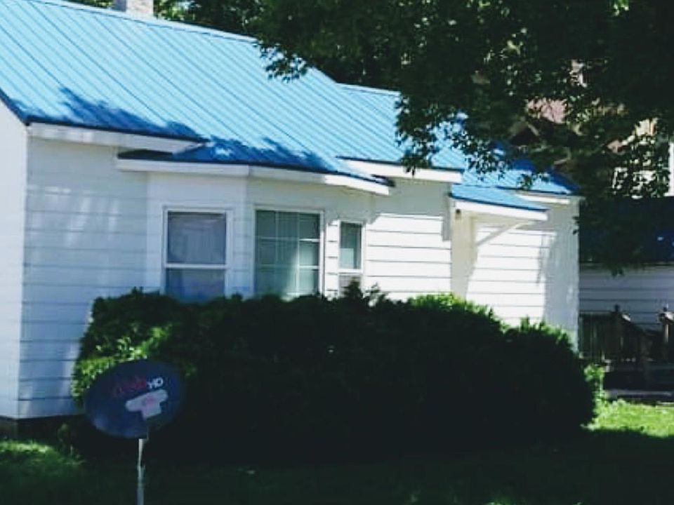 1st image of 104 W Iowa Ave