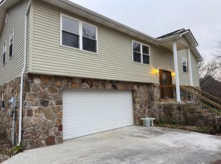 228 Tree Cir, La Follette, TN 37766