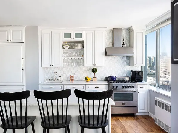 61 W 62nd St APT 20D, New York, NY 10023