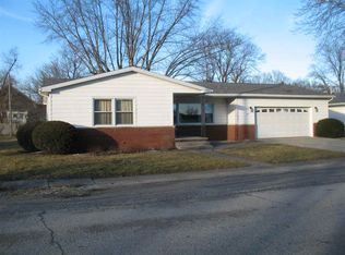 204 E Johnson St, Wolcott, IN 47995