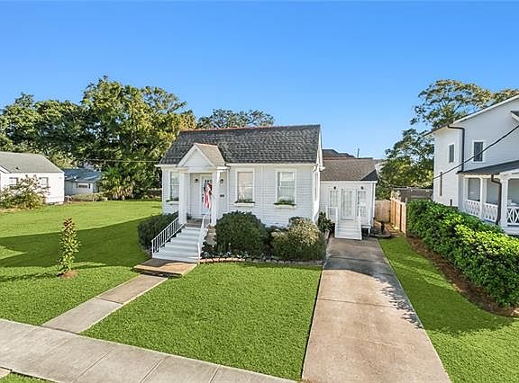 2nd image of 6817 Catina St