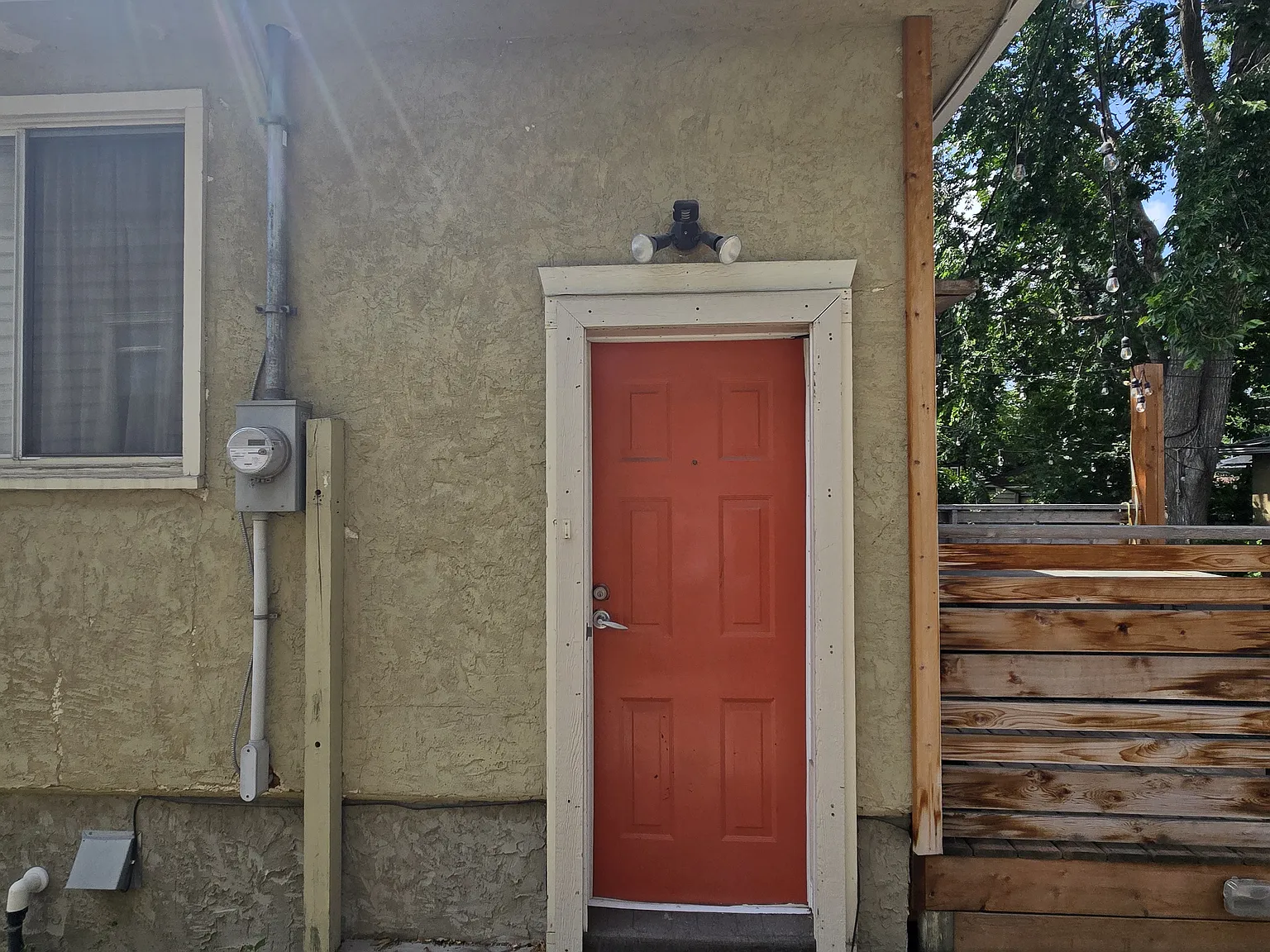 614 21 Ave NE - Basement Suite — Photo 2