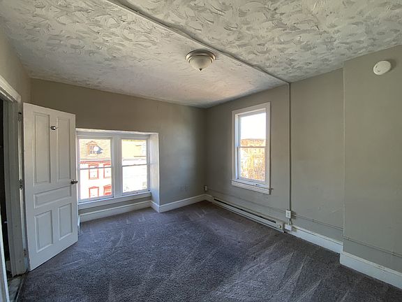 4th image of 336 W Philadelphia St
