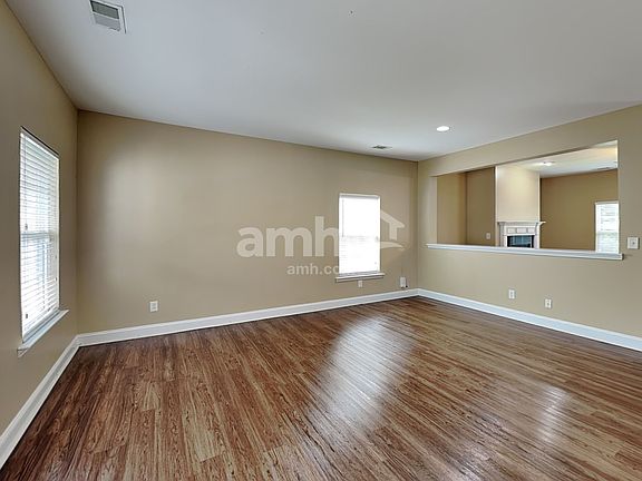 5th image of 15549 Normans Landing Dr