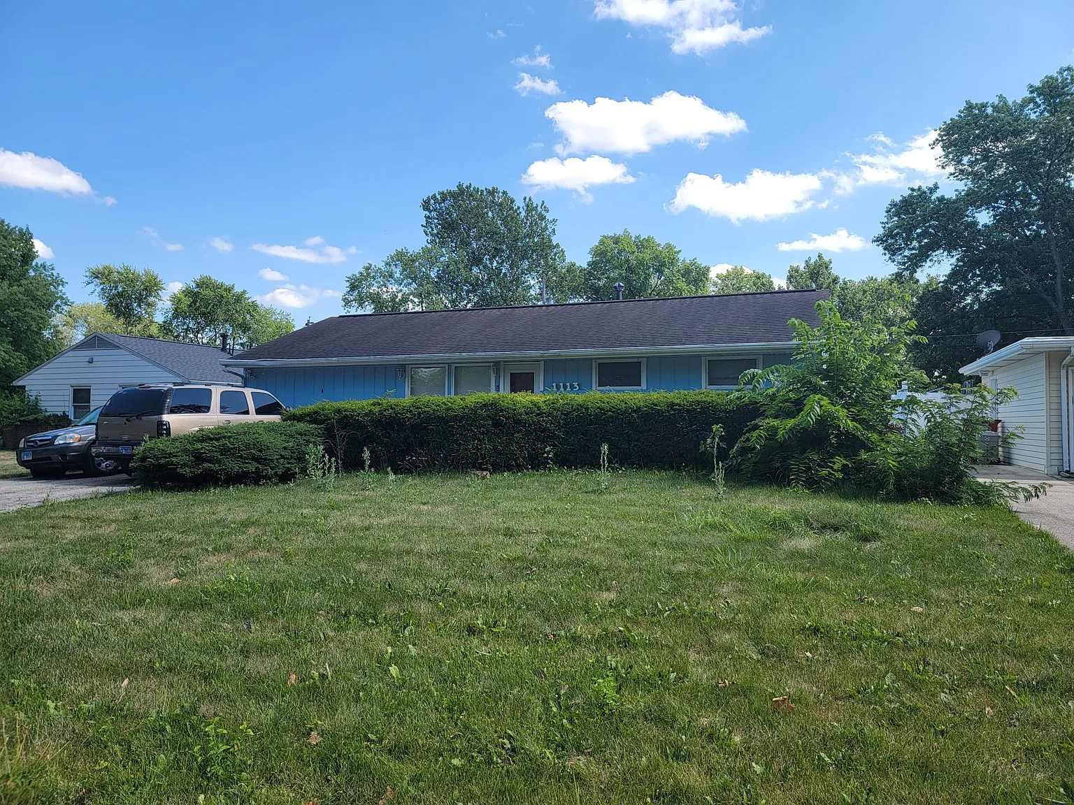 1113 W Eureka St photo 1