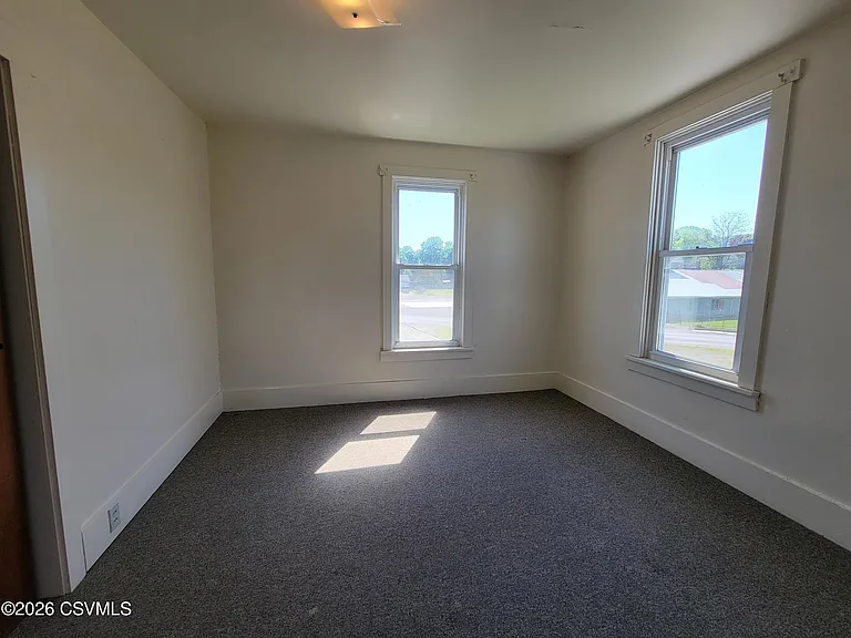 995 Center Ave — Photo 21
