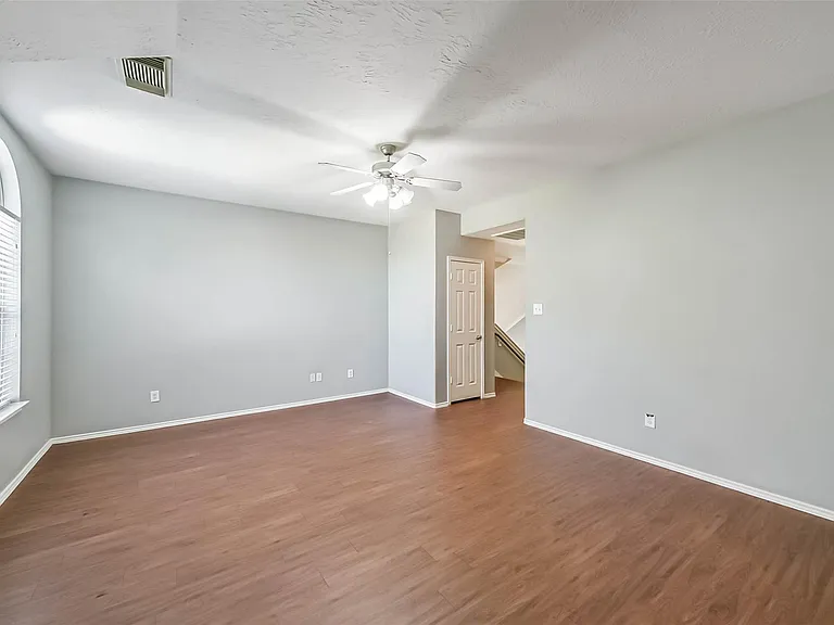 8726 Old Maple Ln — Photo 25