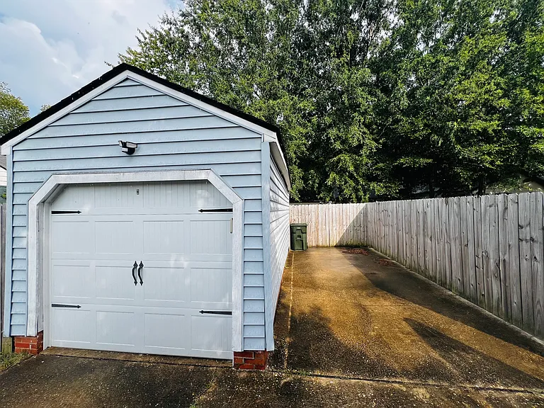 2530 Fort Bragg Rd — Photo 8