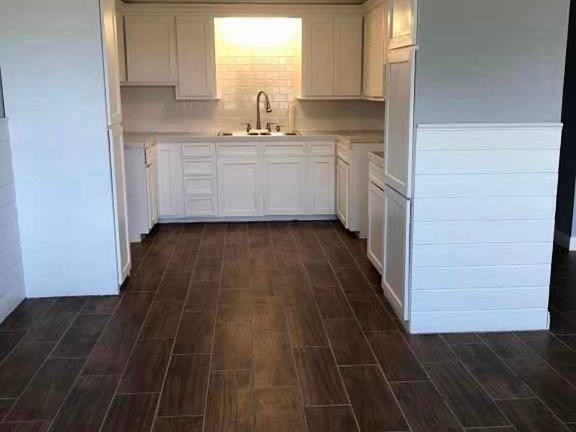 3rd image of 2400 Galveston St