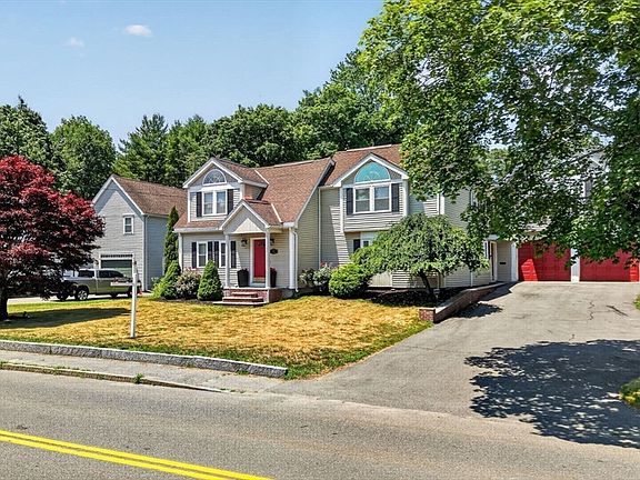 2nd image of 115 Pond St
