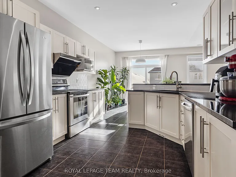 212 Huntsville Dr — Photo 24