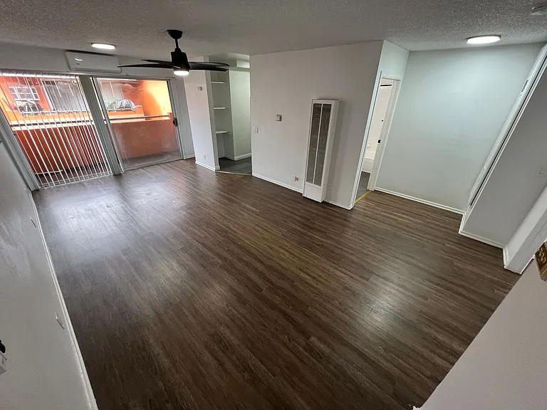 VRA27 LLC- "Villa Regency Apartments" — Photo 22