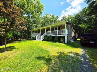 136 Gunstock Ln, Tafton, PA 18464