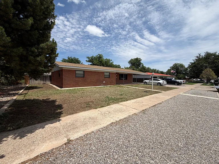 609 S Plains Park Dr — Photo 16