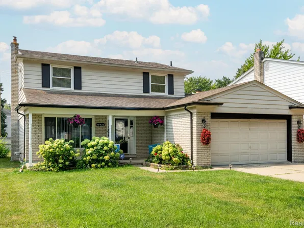 19922 Parkside St, Saint Clair Shores, MI 48080