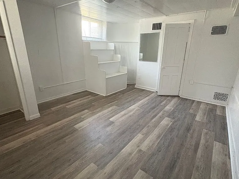 413 W Forest Ave — Photo 3