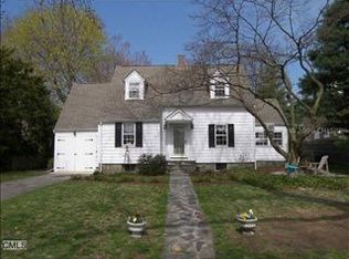 255 Hillcrest Rd, Fairfield, CT 06824