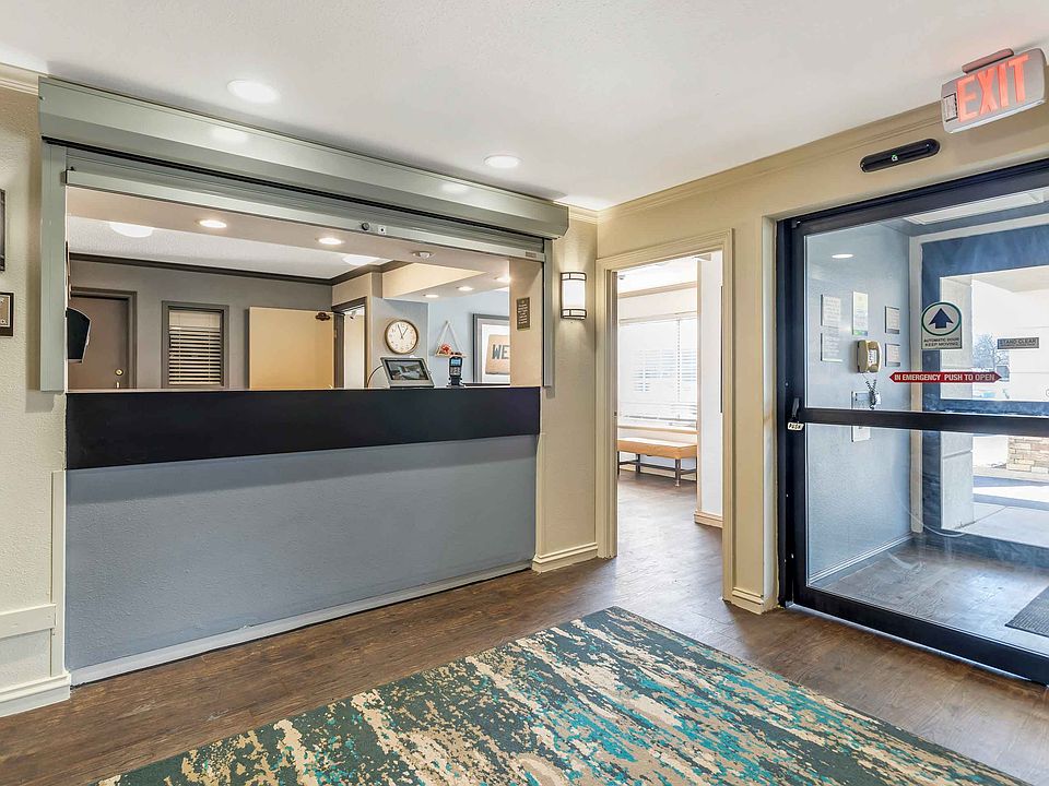 Lobby and Guest Check-in