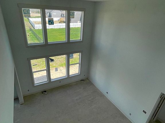 3rd image of 3367 Eagle Peak Dr