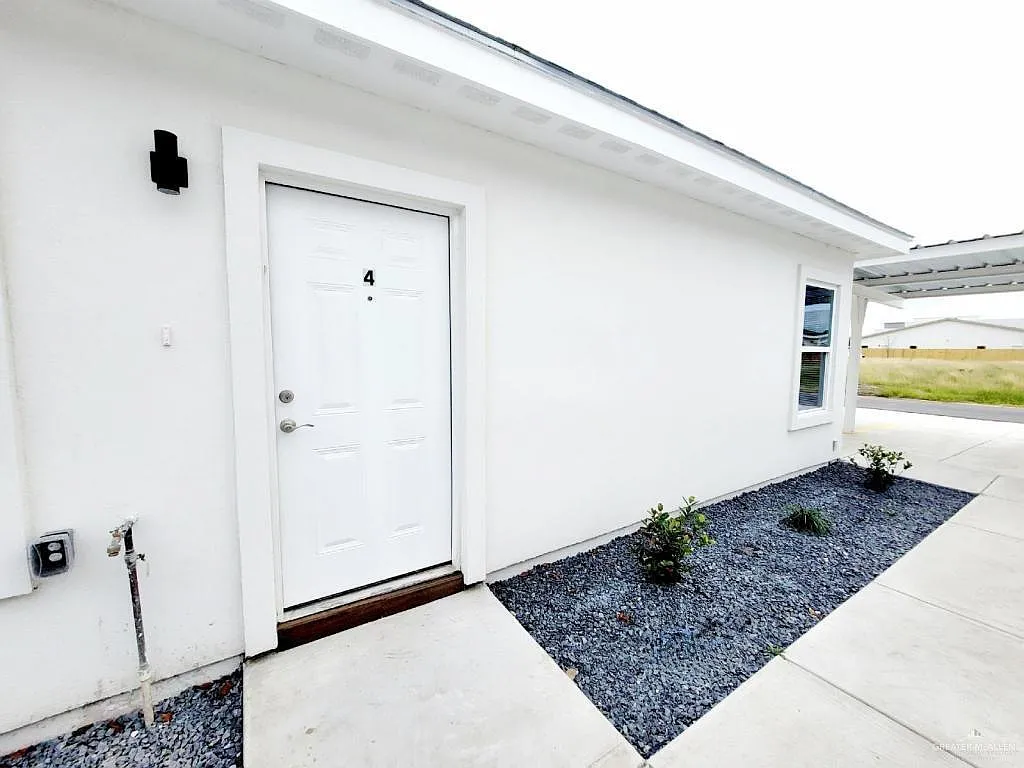 3 bed, 2.0 bath, 1188 sqft, $1,100 — Photo 3