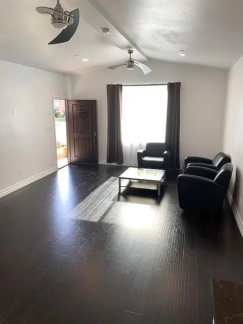 Studio, 500 sqft, $2,000 — Photo 3
