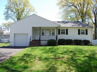 81 Fulton St, Clark, NJ 07066