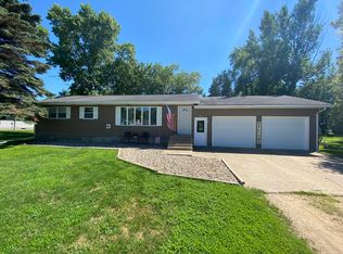 103 W 1st St, White, SD 57276