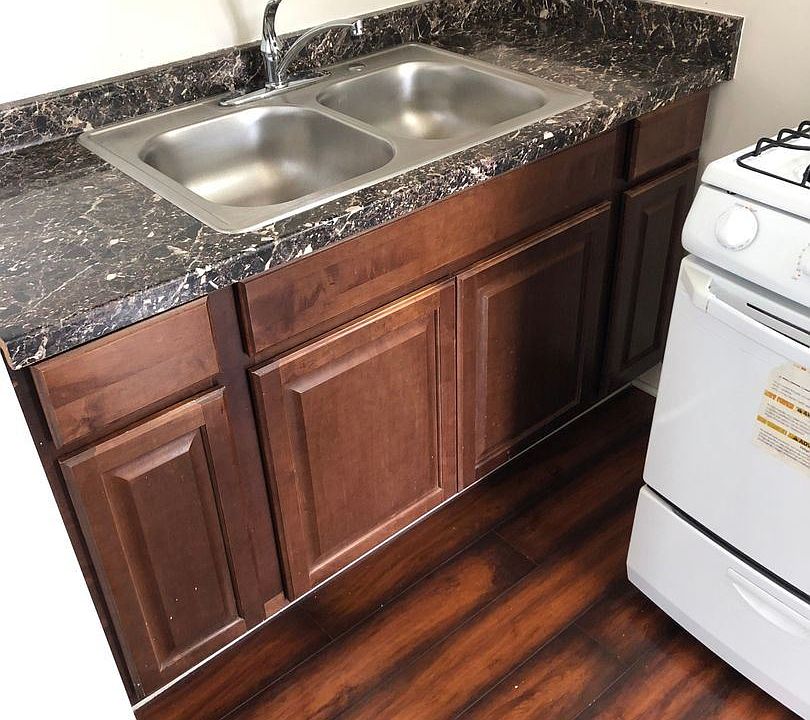 1st image of 815 De La Vina St Ste C