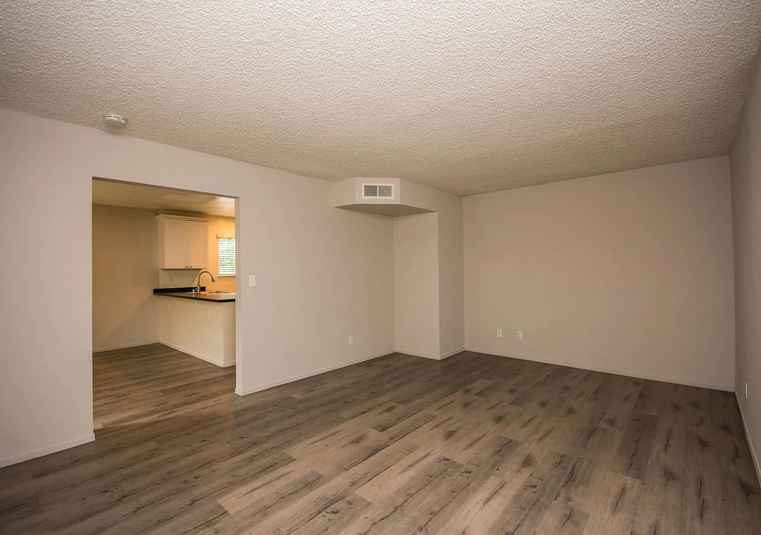 West Palm Apartments — Photo 4