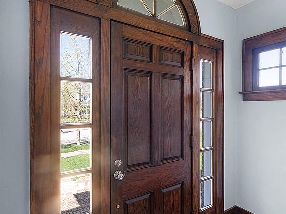 3rd image of 1507 S Lakeview Blvd