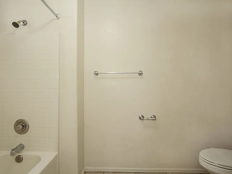 8720 W Tuckey Ln — Photo 10