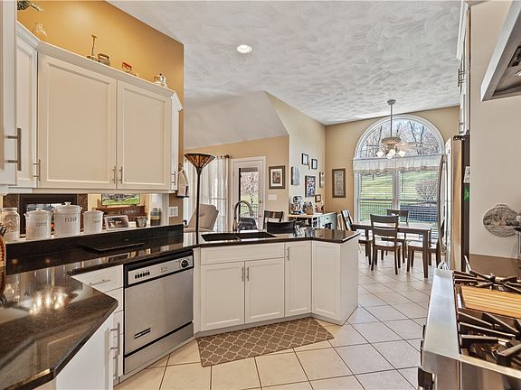 5th image of 106 Birch Dr